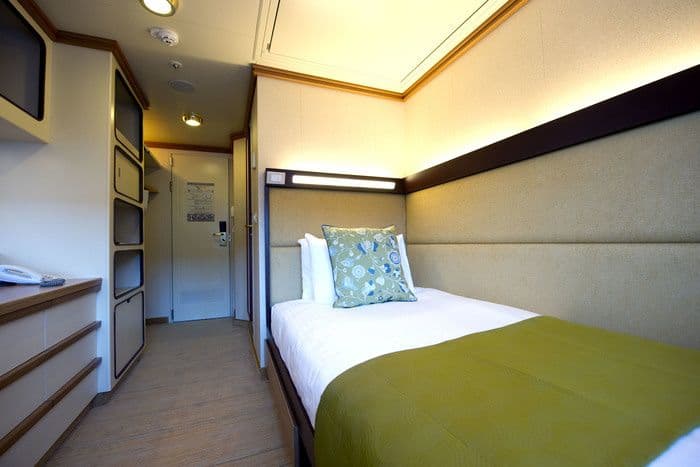 P&O Cruises Azura Accommodation Outside Single Stateroom.jpg